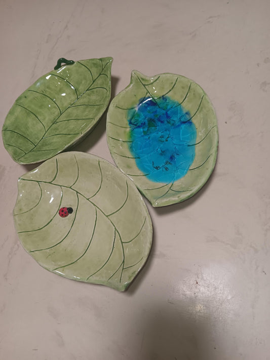 Green Ceramic Leaf Dish Set Worm Ladybug Water