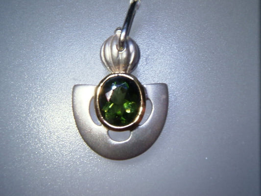 Green Tourmaline Solitaire Bezel Pendant Sterling Silver 18kt
