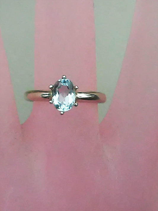 Oval Aquamarine Solitaire Ring