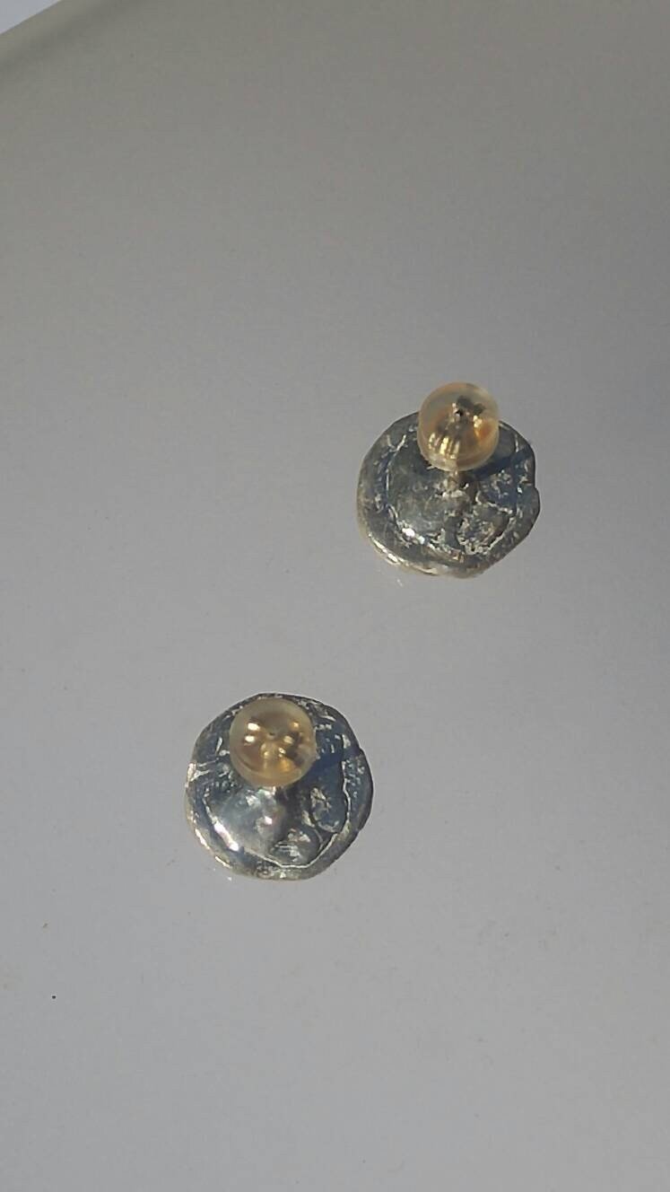 Emerald Stud Earrings Scales Circle Fine Silver 14kt - Gems by Gigi