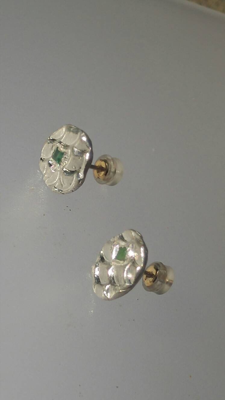 Emerald Stud Earrings Scales Circle Fine Silver 14kt - Gems by Gigi