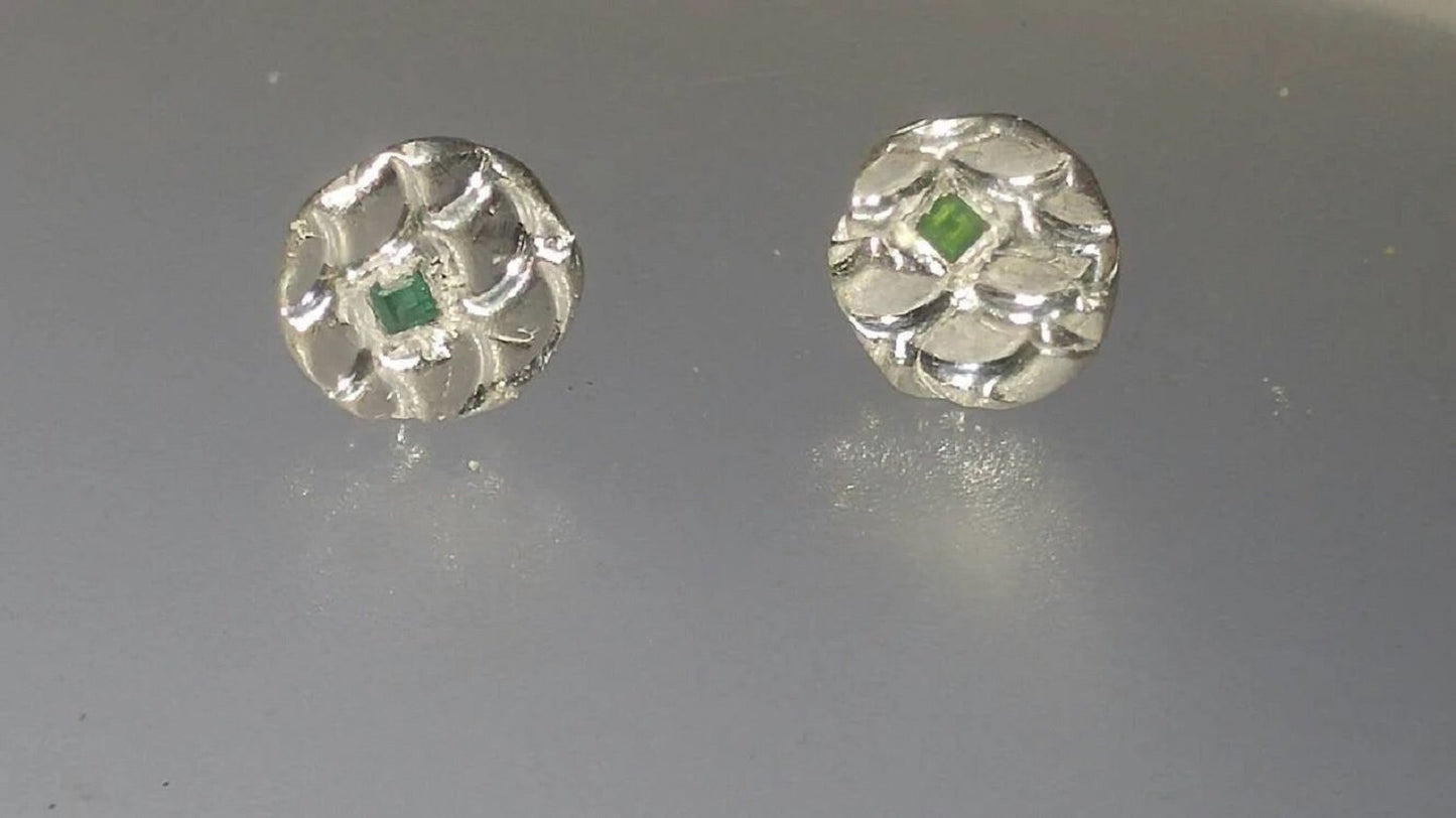 Emerald Stud Earrings Scales Circle Fine Silver 14kt - Gems by Gigi
