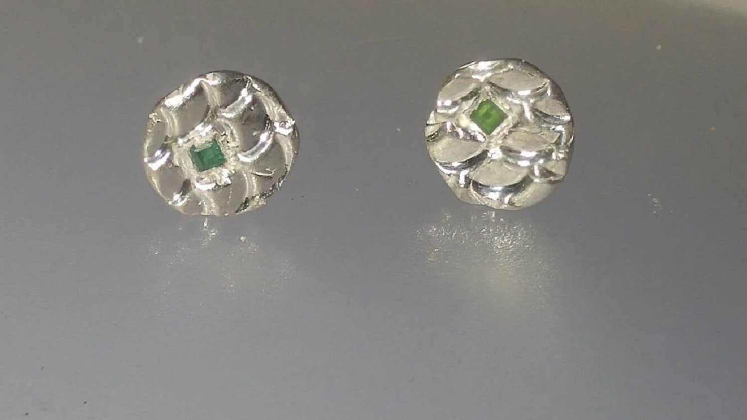 Emerald Stud Earrings Scales Circle Fine Silver 14kt - Gems by Gigi