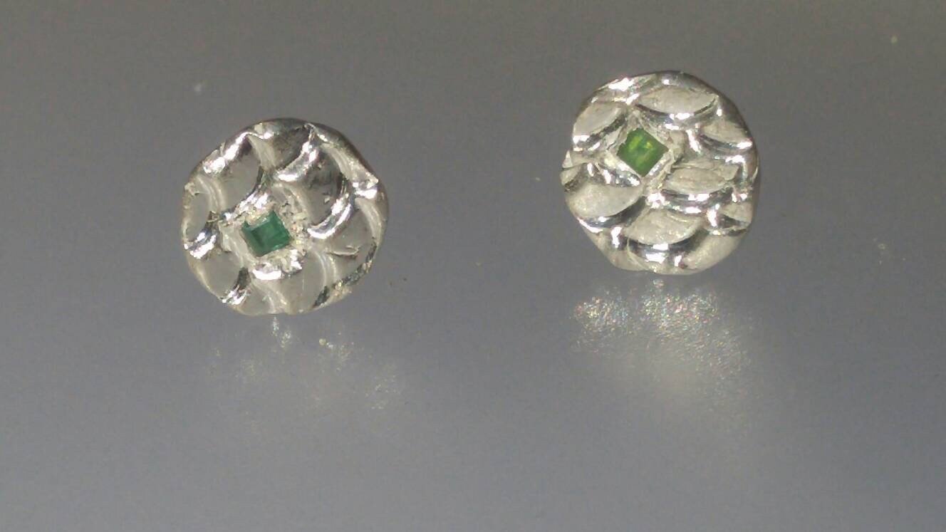 Emerald Stud Earrings Scales Circle Fine Silver 14kt - Gems by Gigi