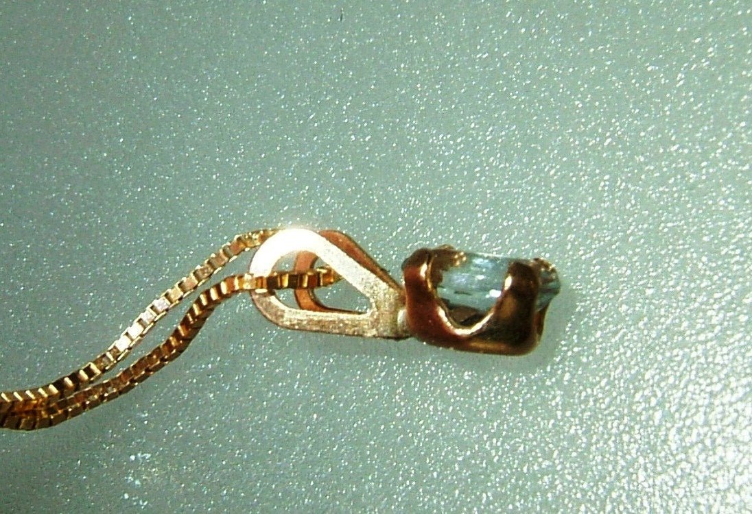 Oval Aquamarine Pendant Yellow Gold 14kt - Gems by Gigi