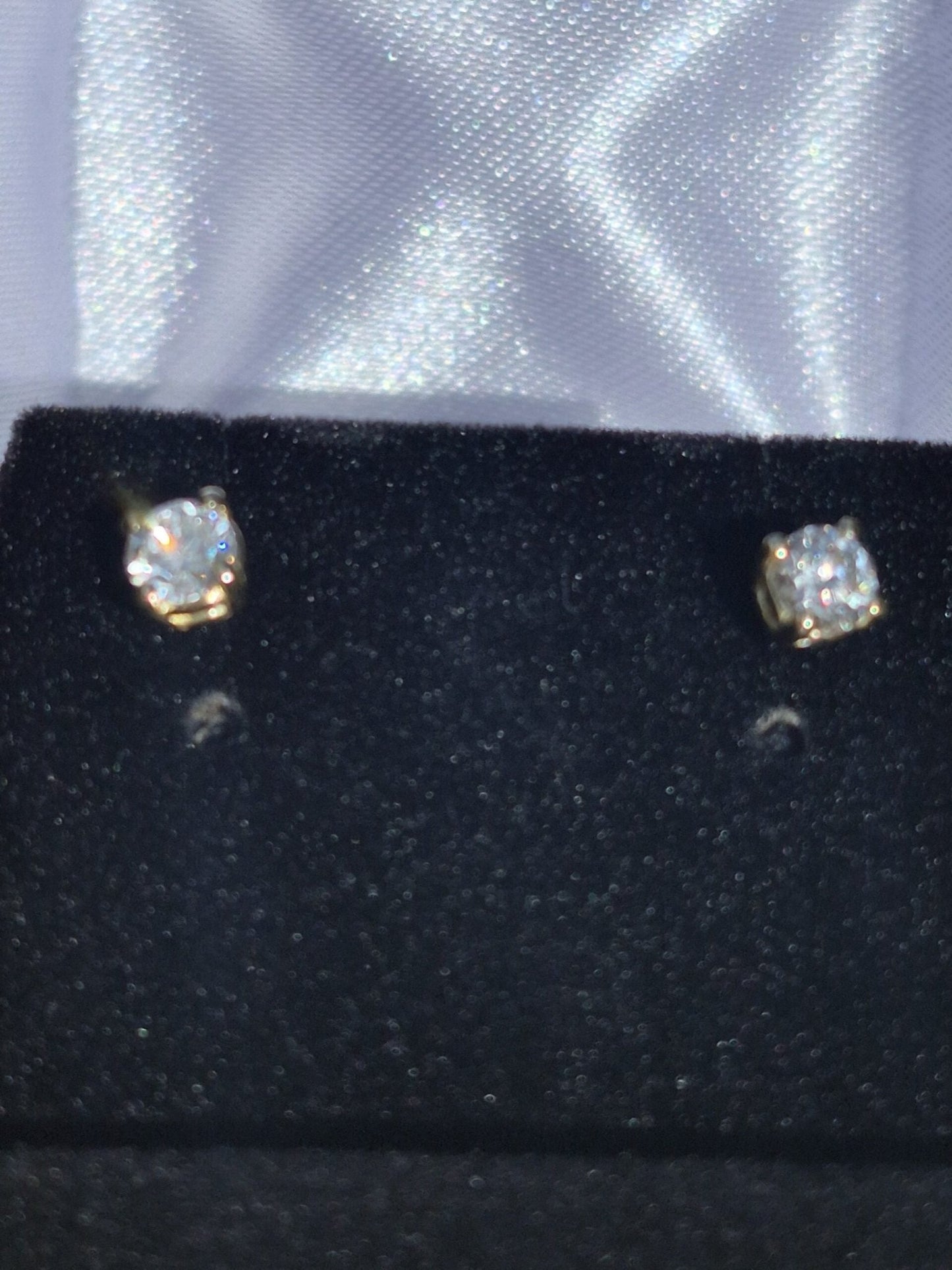 Round Lab Grown Diamond Stud Earrings 14kt - Gems by Gigi