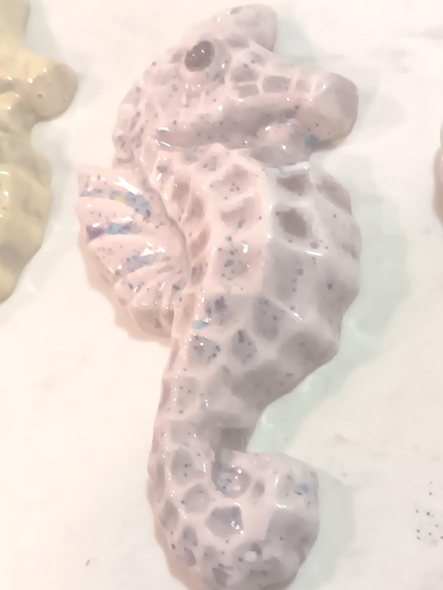 Unique ceramic mini wall art, Seahorse Set, Ceramic, Wall hanging, Tile wall art, Beach décor, Clay - Gems by Gigi