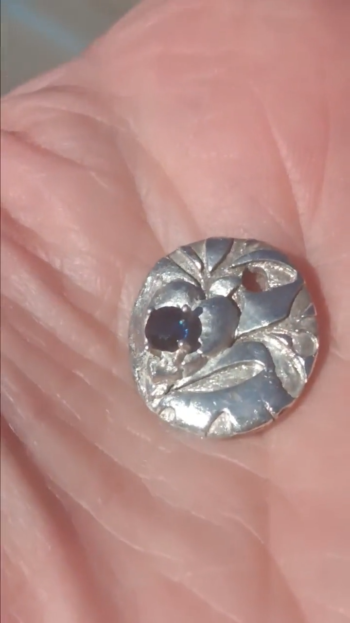 Modern Carved Disc Pendant Sapphire 0.29ct Heart Leaf Adjustable Cable Chain Fine Silver